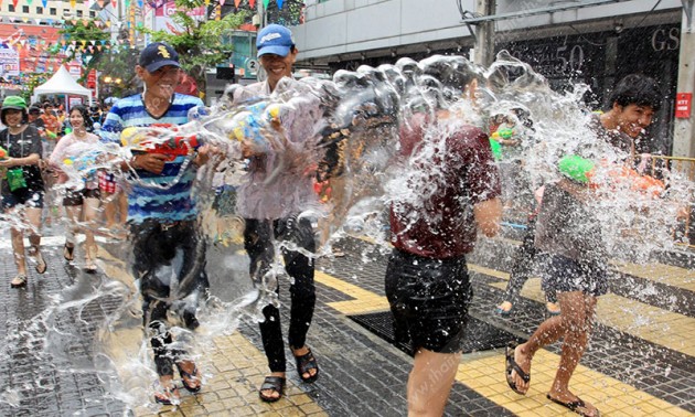 บทสรุป สงกรานต์ ในสิงคโปร์ ละเมิดนโยบายรัฐ ต้องจัดโดยไม่เล่นน้ำ